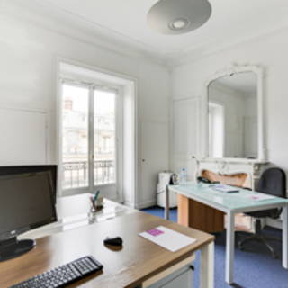 Bureau privé 16 m² 4 postes Coworking Avenue de l'Opéra Paris 75001 - photo 1